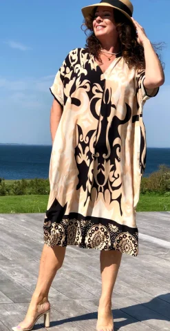 Melia kjole med mønster sort/beige LikeLondon