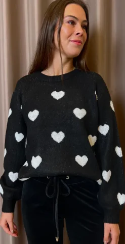 Minya strik med hjerter sort/off white