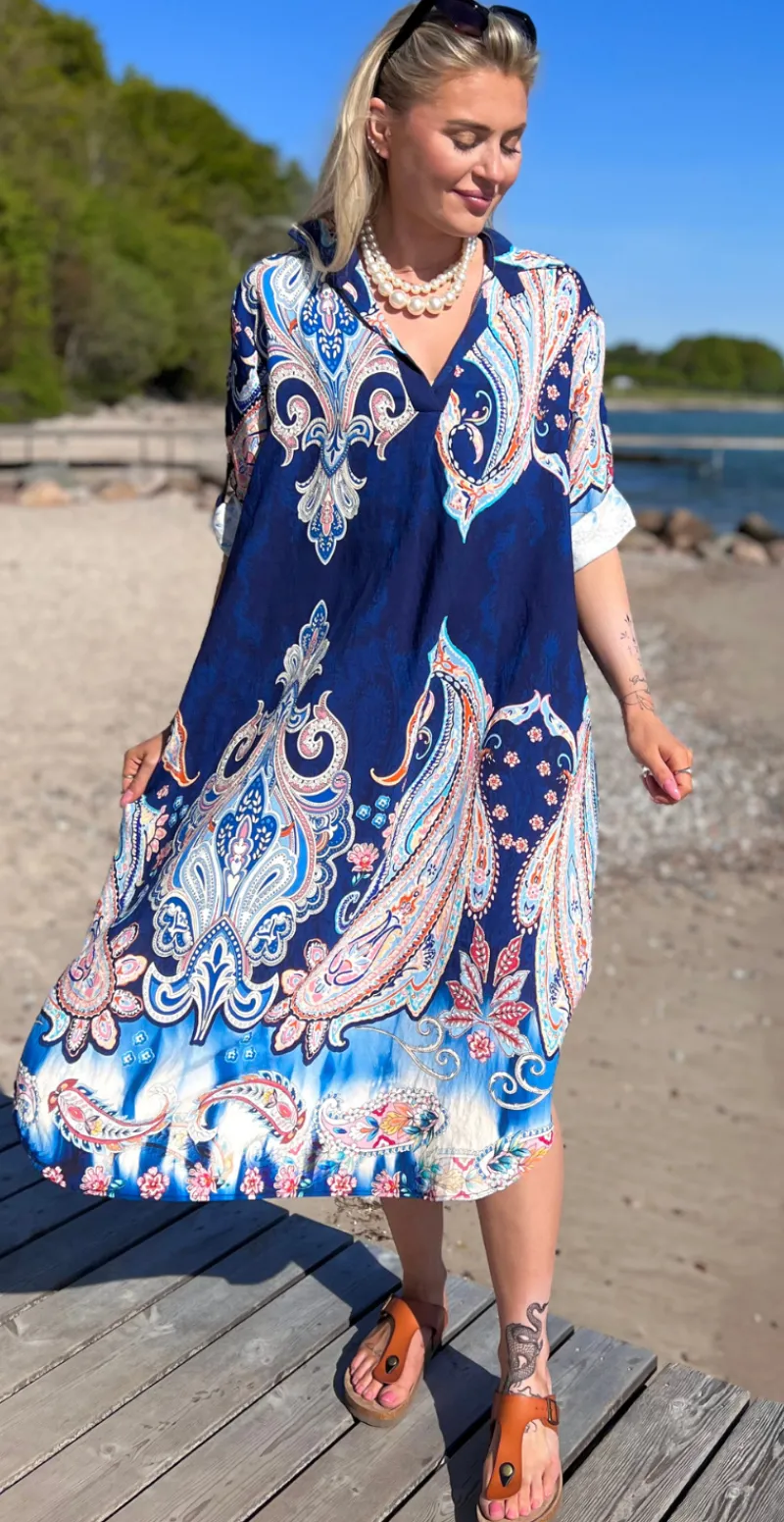 Nataline kjole med krave og paisley navy LikeLondon