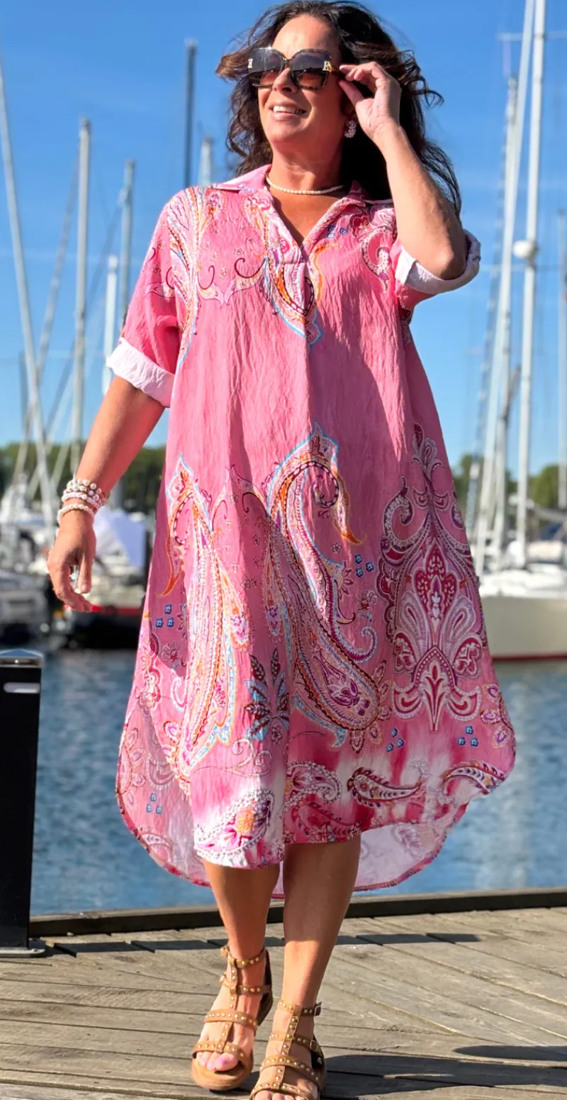 Nataline kjole med krave og paisley pink LikeLondon