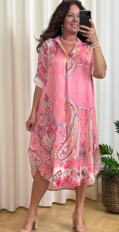 Nataline kjole med krave og paisley pink LikeLondon