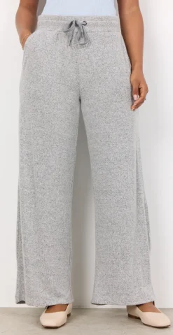 Olivia buks med vidde lysgrå