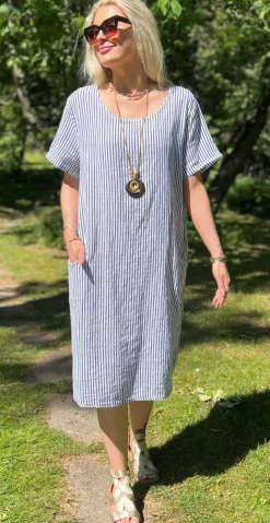 Ragna kjole med striber og lommer hvid LikeLondon