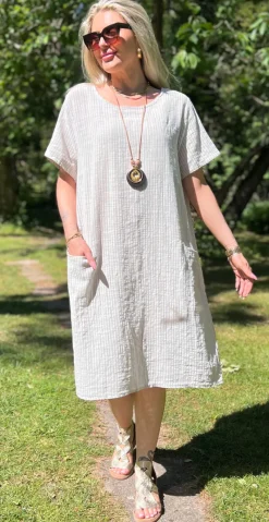 Ragna kjole med striber og lommer beige LikeLondon