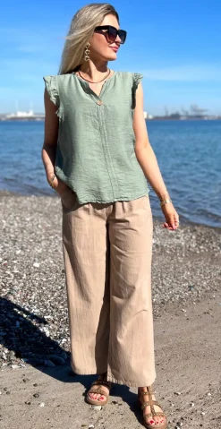 Sally buks med elastik i taljen og lommer camel Likelondon
