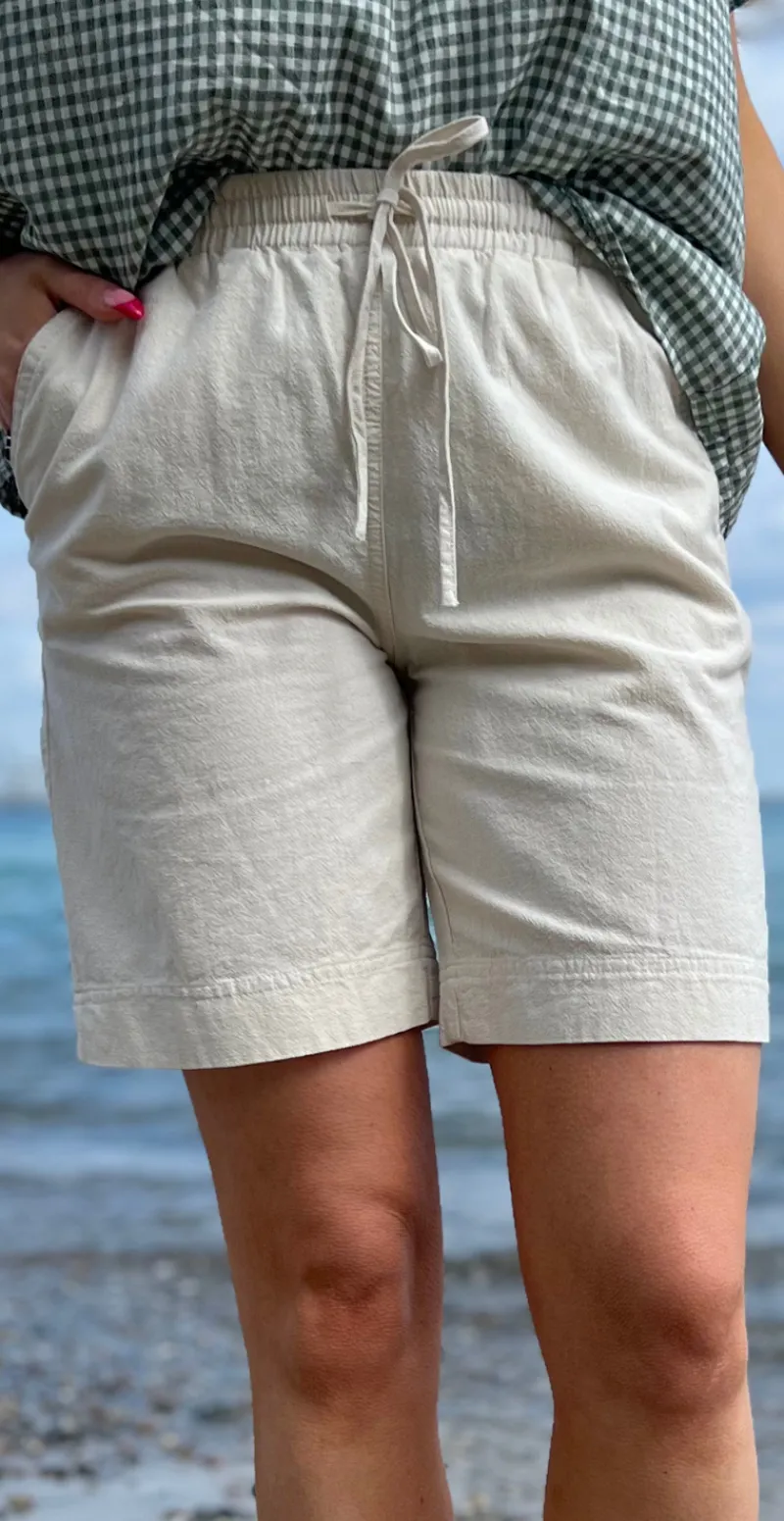 Sally shorts med elastik og lommer sand