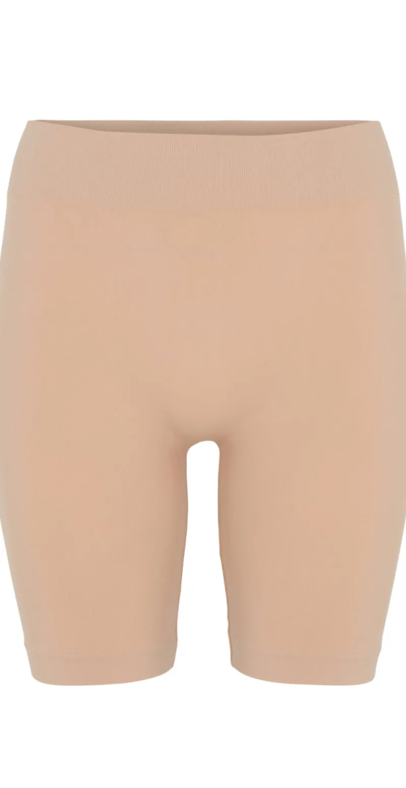 Seamless indershorts nude