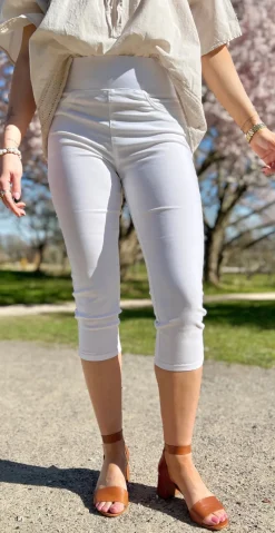 Shantal capri buks bright white