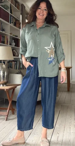Skye skjorte med stjerne motiv khaki LikeLondon