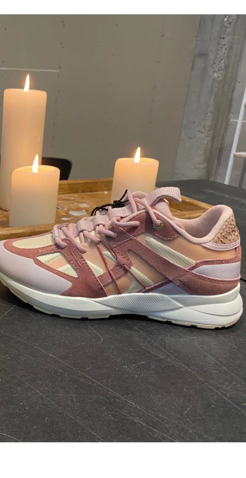 Sneakers med detaljer rosa