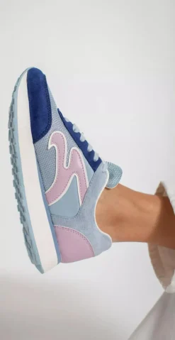 Sneakers med retro vibes blå