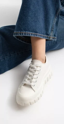 Sneakers med snørebånd hvid