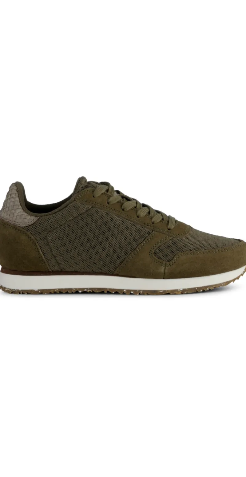 Sneakers med snørebånd og skind i olive