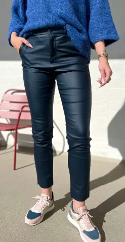 Solvej læderlook cooper ankelbuks navy
