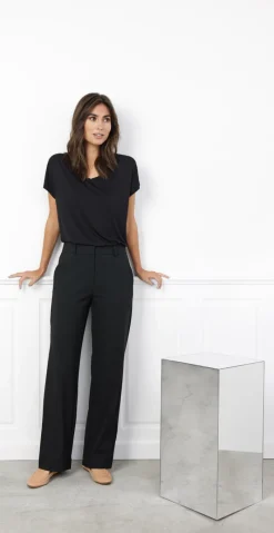 Sophia basisbluse med v-hals sort