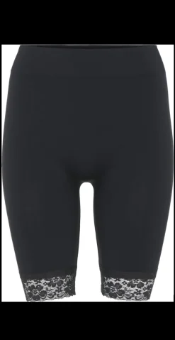 Sort lang shorts med blonde i bunden
