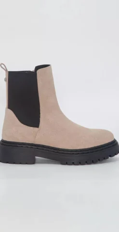 Støvle i ruskind beige