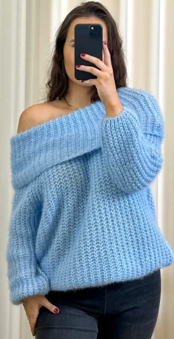 Veronica off shoulder strik lysblå LikeLondon