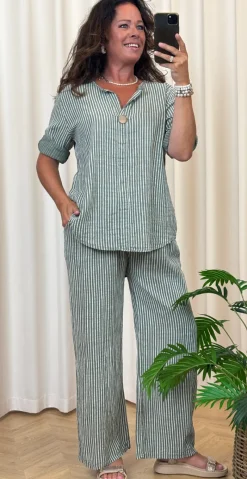 Vibe bluse med striber og træknap khaki LikeLondon